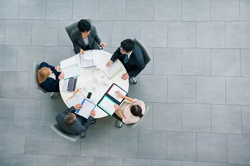 혁신 속도를 늦추는 IT 환경 이미지